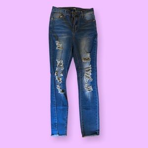 Distress medium wash skinny